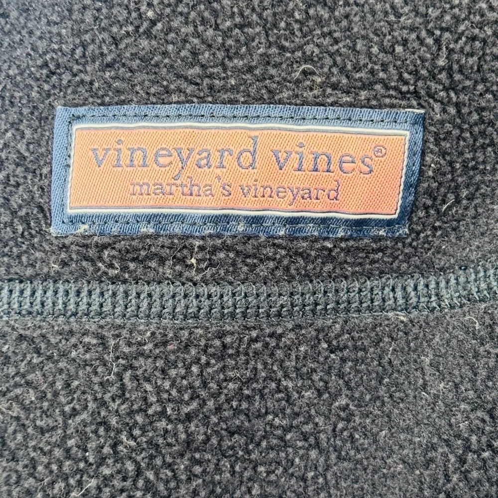 Vineyard Vines excellent side